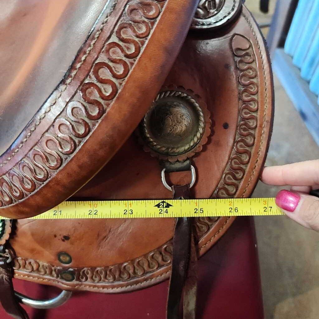 Leather endurance saddle