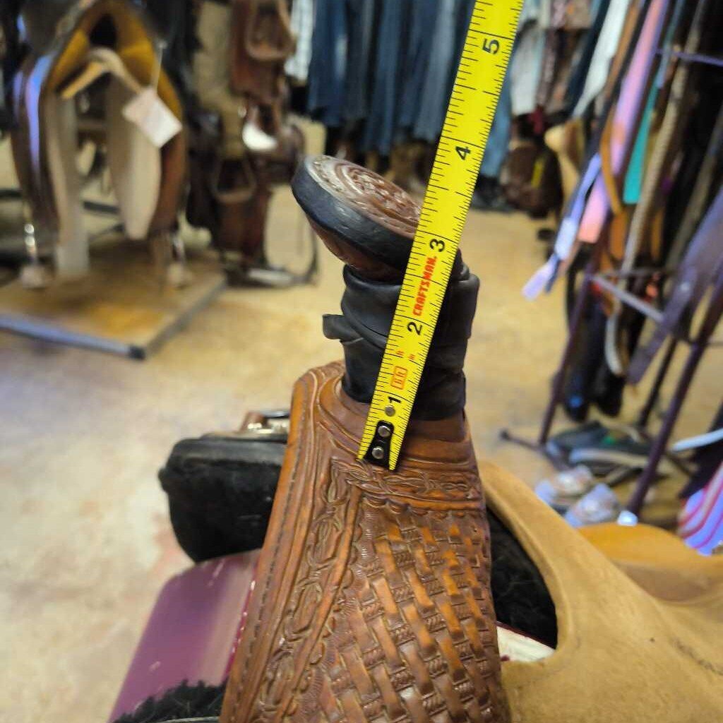 roping/ ranch saddle