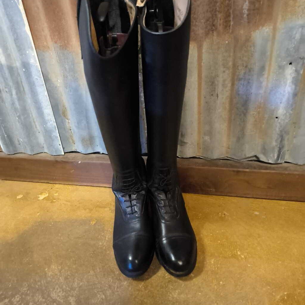 Field boots with double stretch gusset