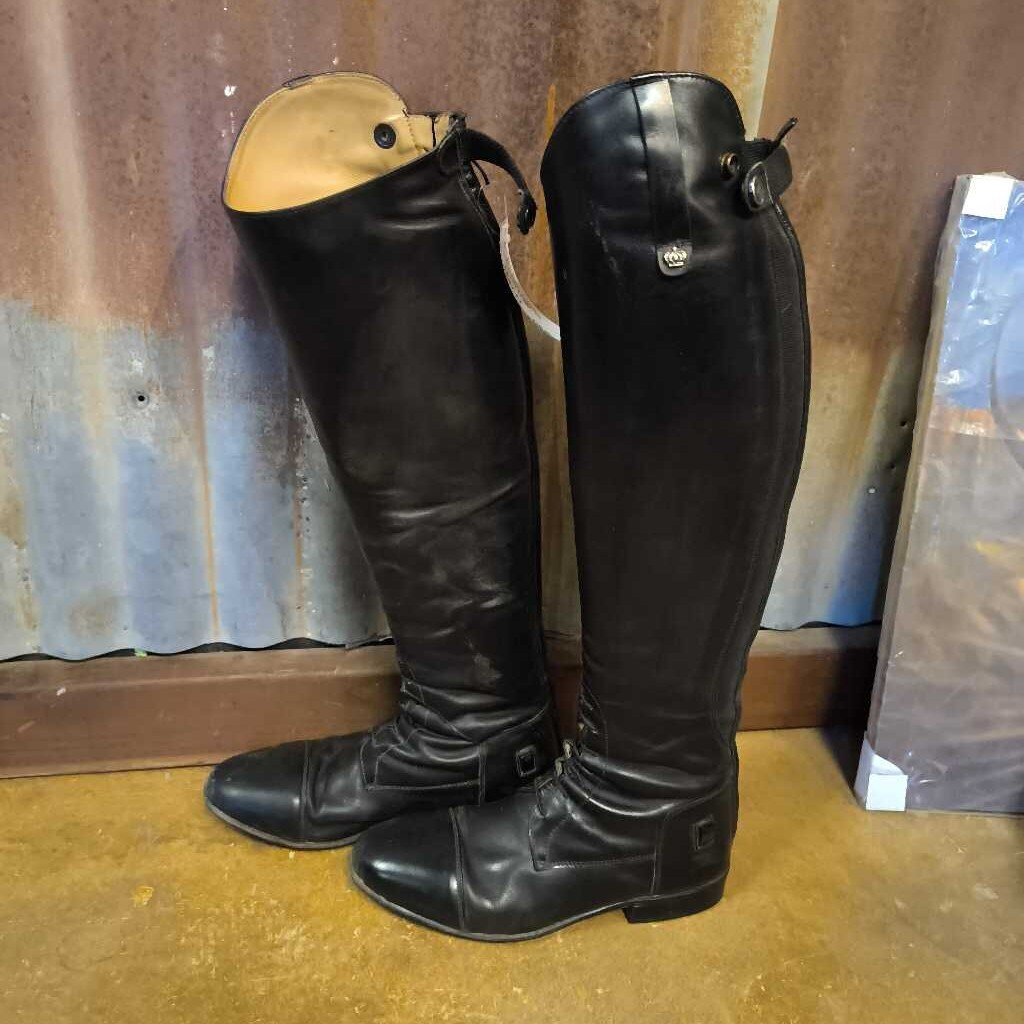 Field boots