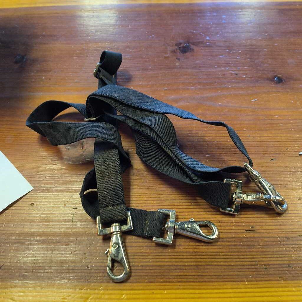 elastic back leg blanket straps (2)
