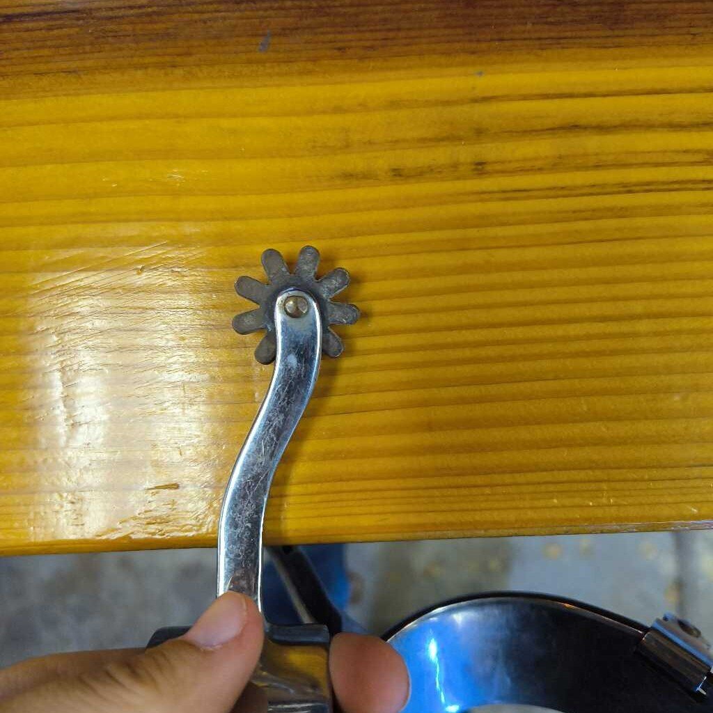 Equtation long neck spurs