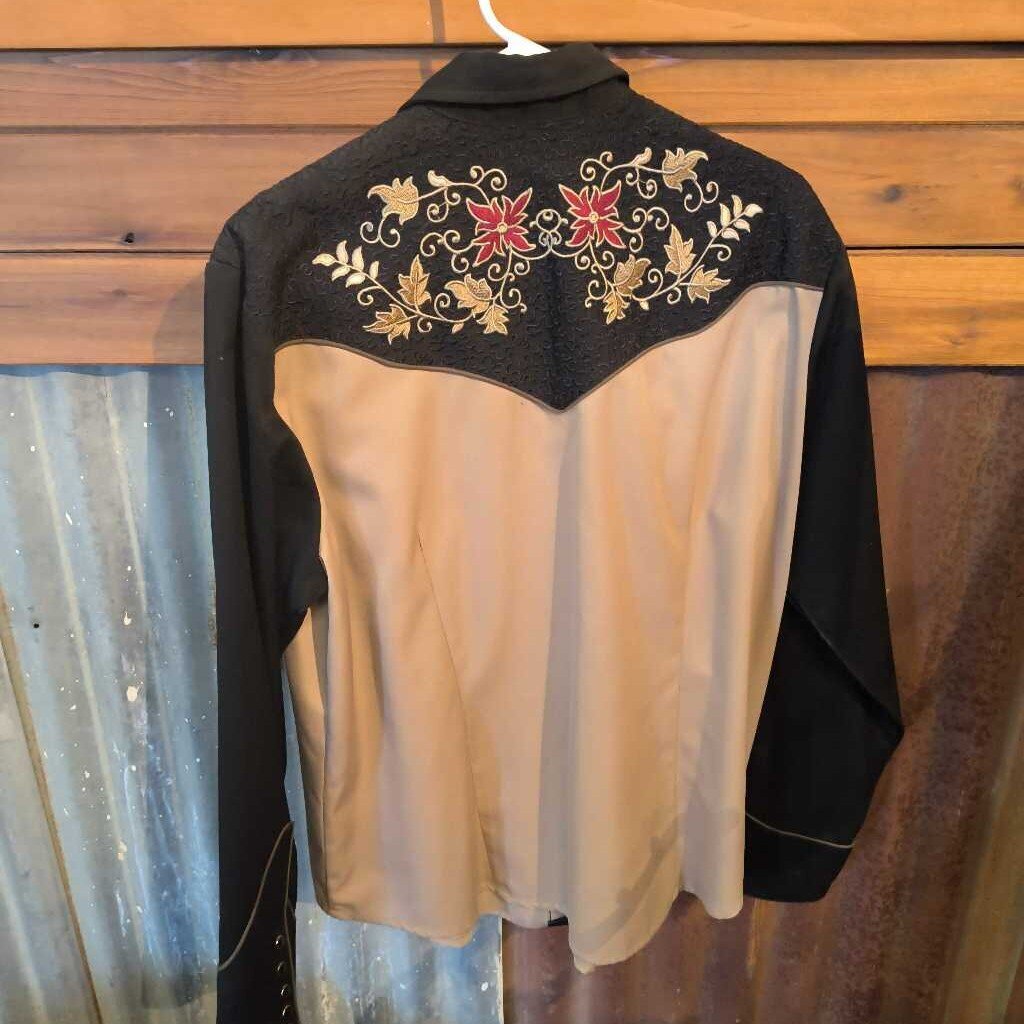 long sleeve & snap button- ladies