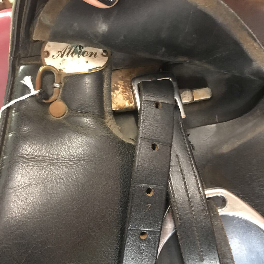 Saddle Dressage Albion- Style