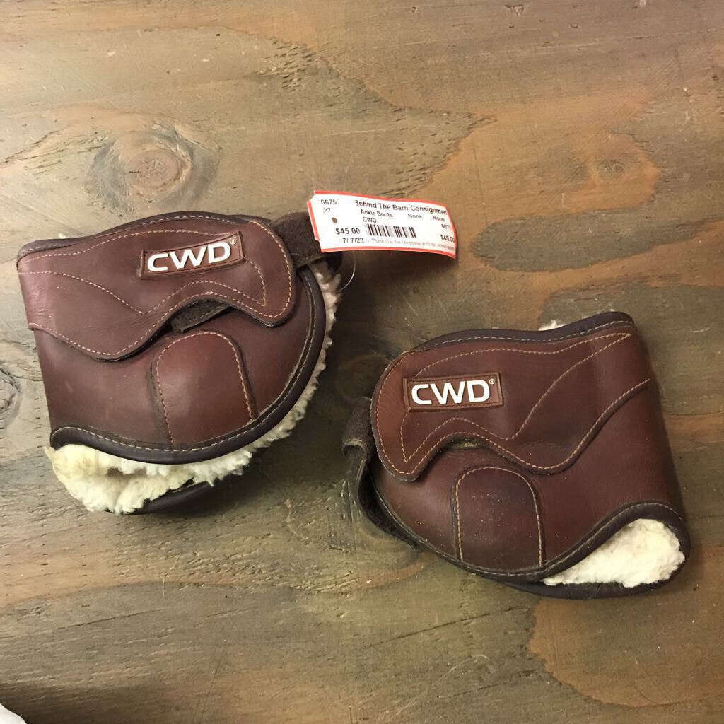 Leather and fleece/ sheepskin