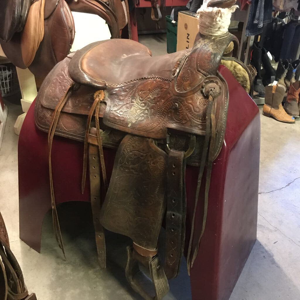 Saddle Roping Youth Roper