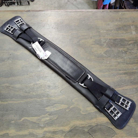 Dressage girth