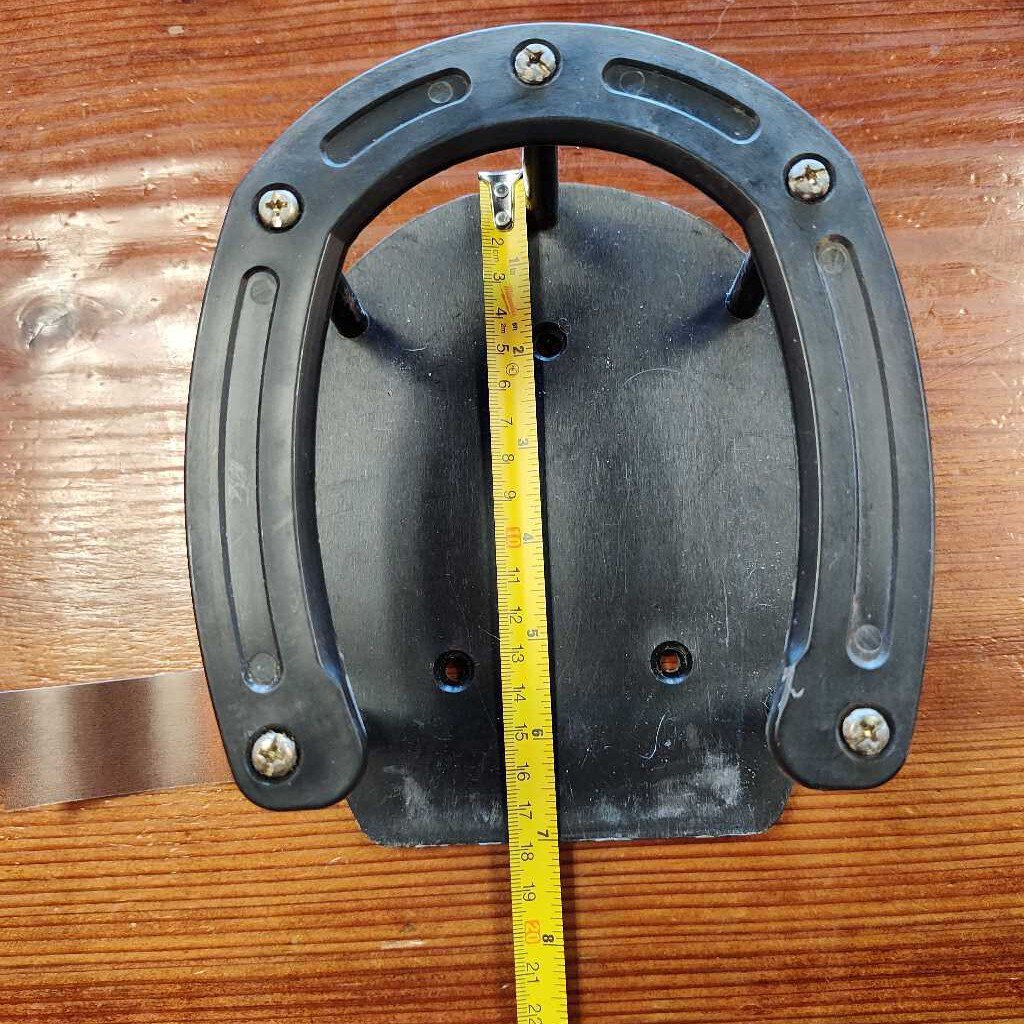 Horse show bridle holder