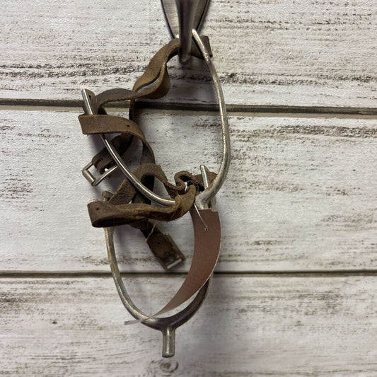 spurs with straps