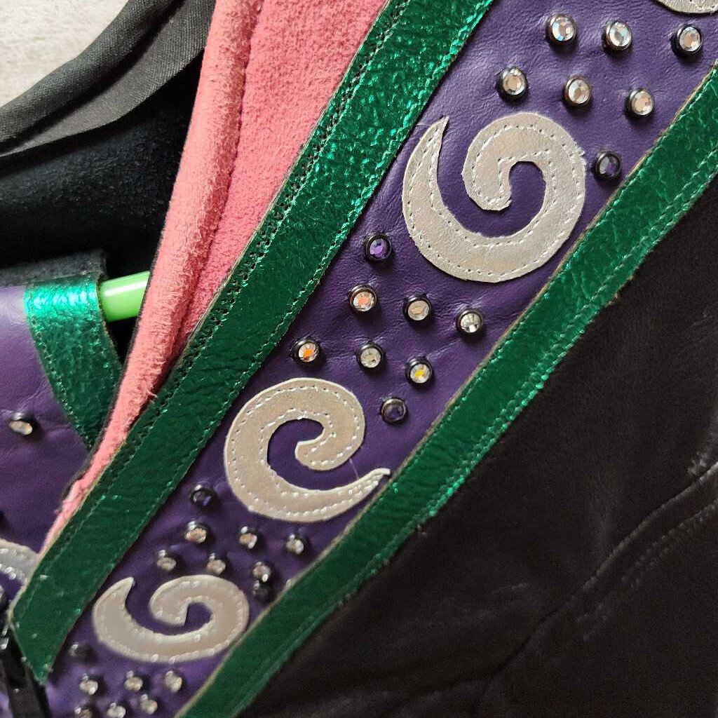 Vest with cuffs
