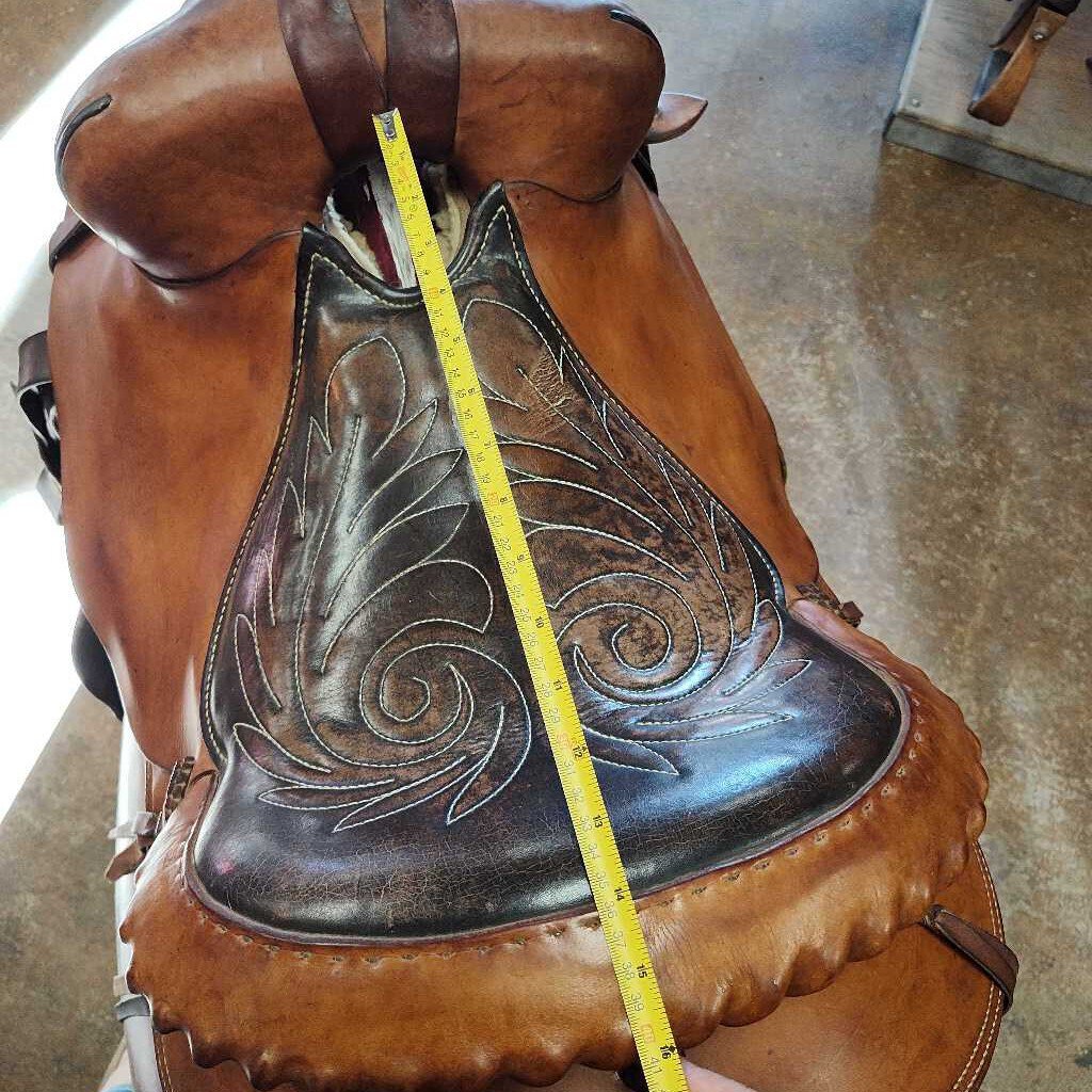 Great trail/ western saddle