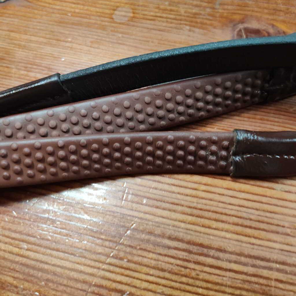 Leather and rubber grip