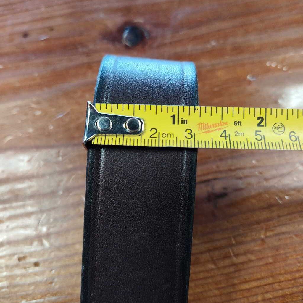 Girth D ring attachment