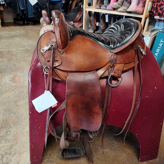 Leather endurance saddle