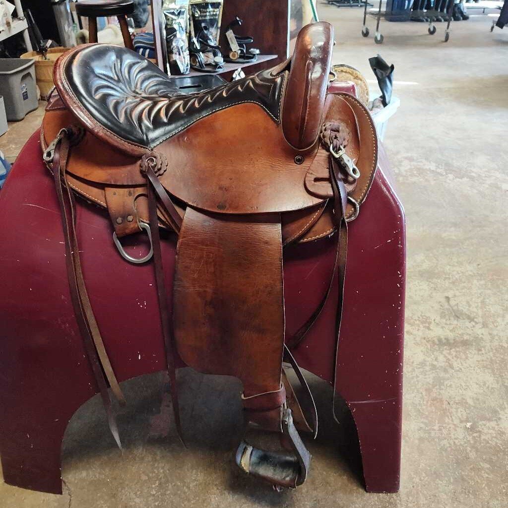 Leather endurance saddle