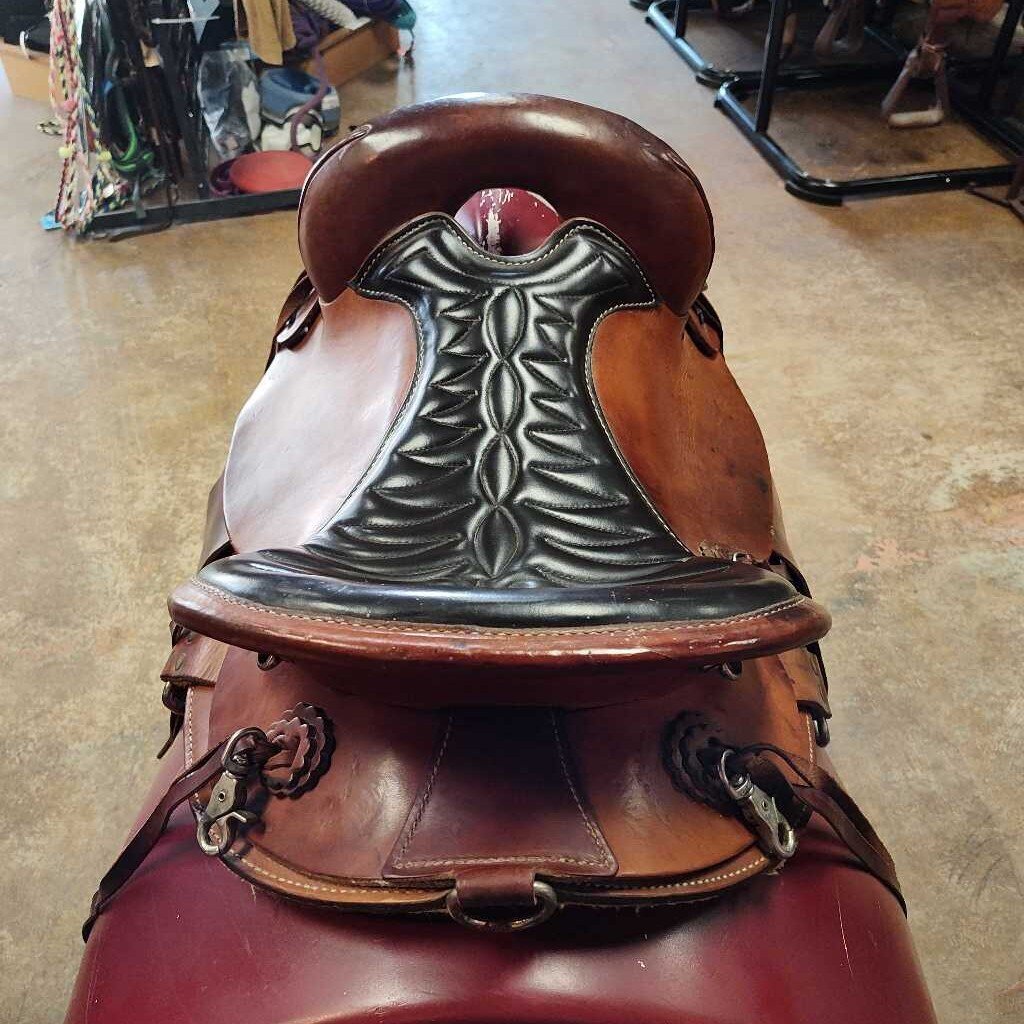 Leather endurance saddle