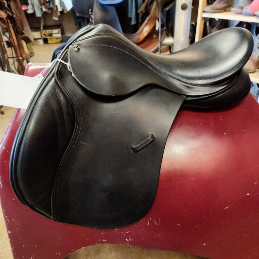 Eventing saddle