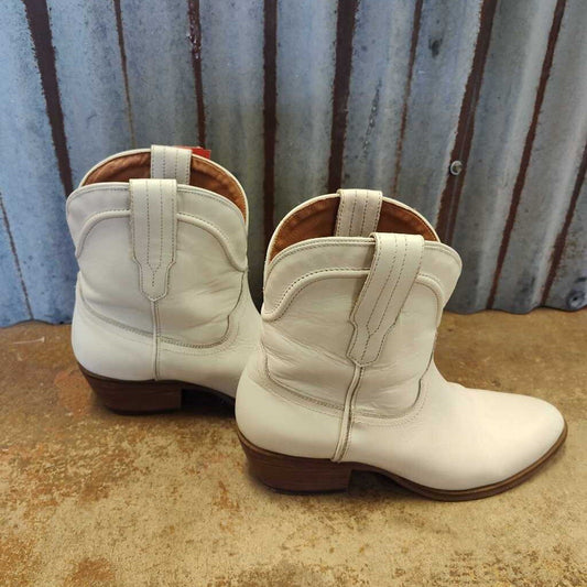 short pull on boots- ladies