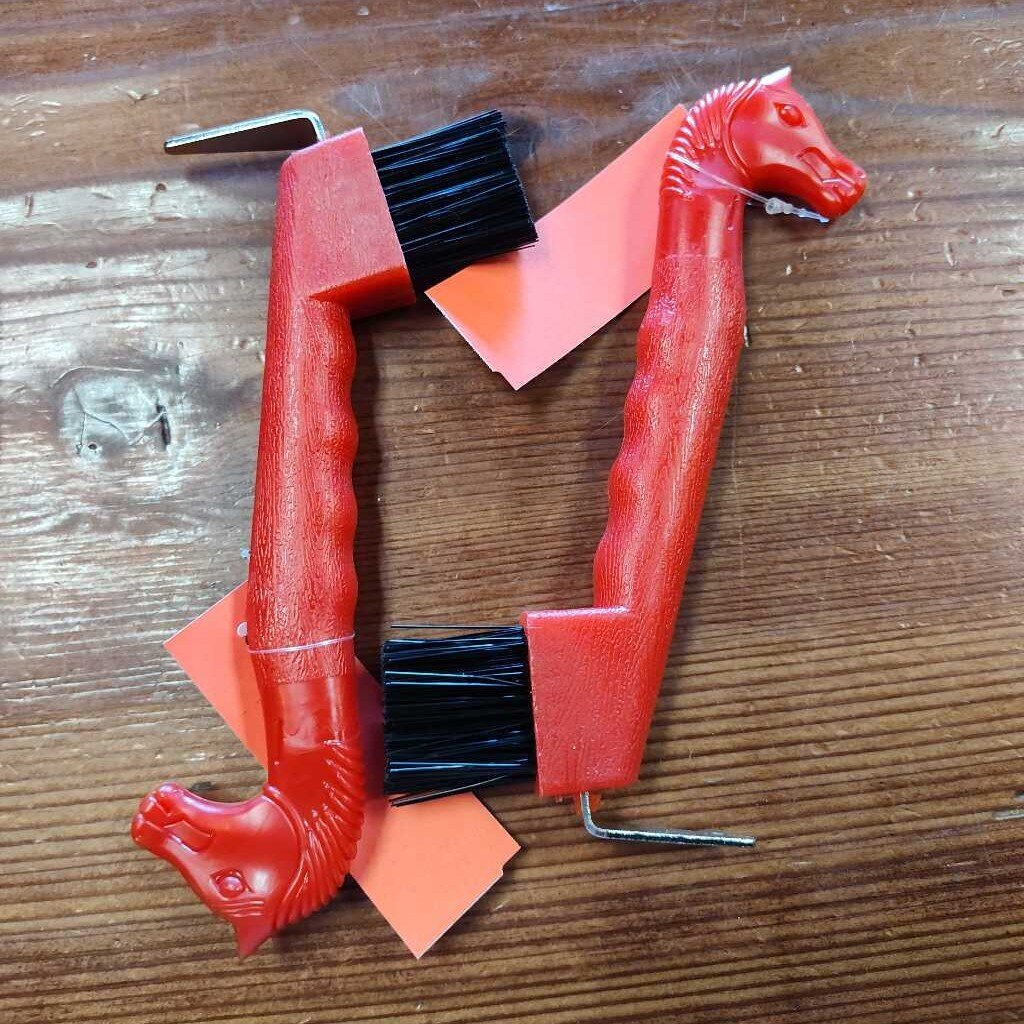 Hoof pick with horse head