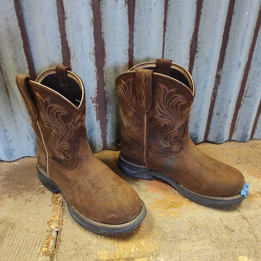 Waterproof pull on