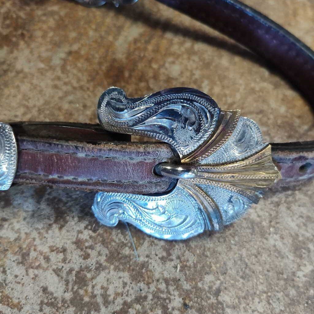 Silver and gold details