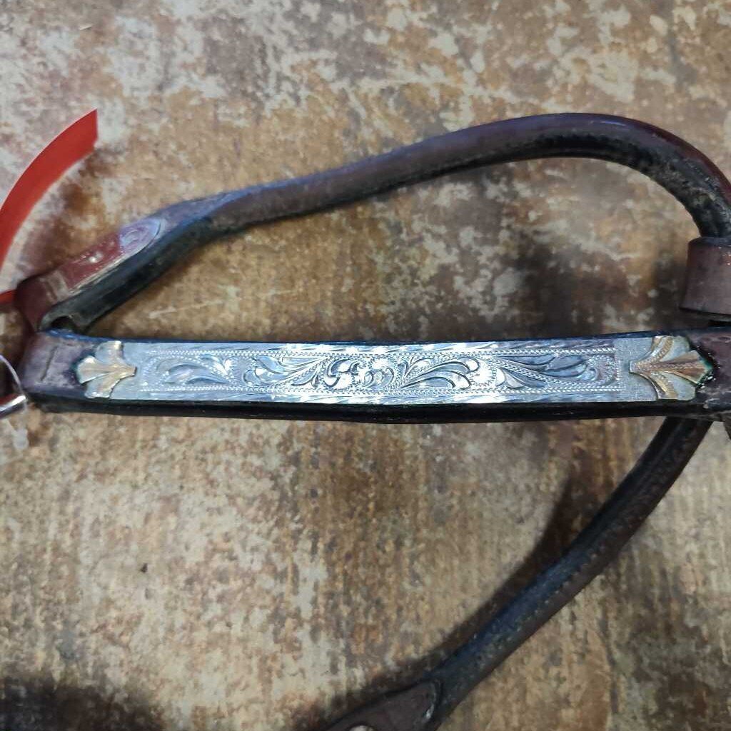 Silver and gold details
