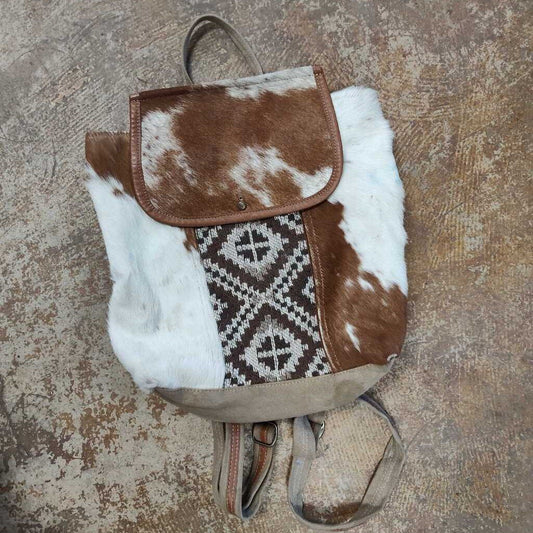 Backpack hide on