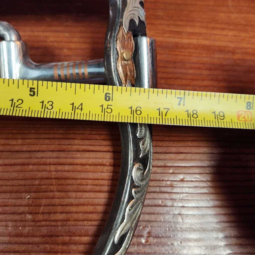 Short shank snaffle- low port