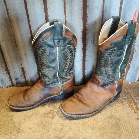 Pull on boots- youth