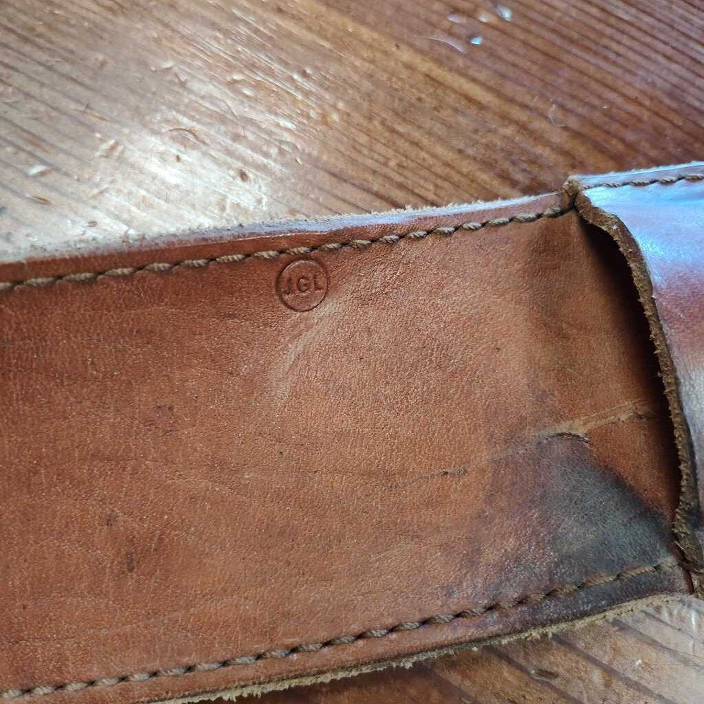 Leather back cinch