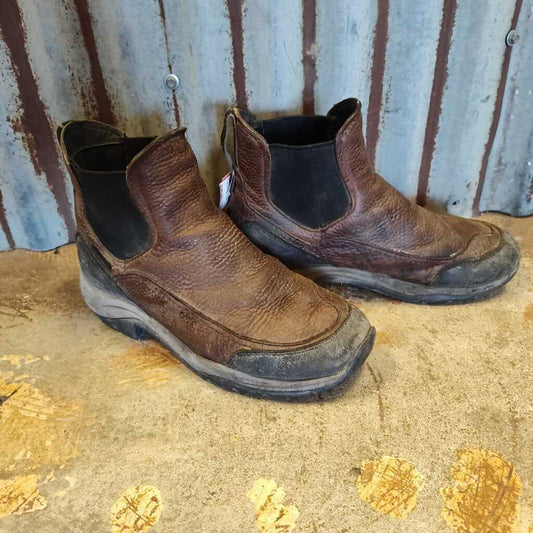 Pull on boots