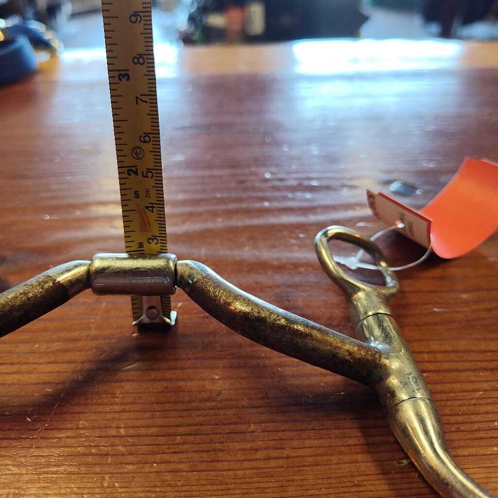 Short shank Low port comfort bit