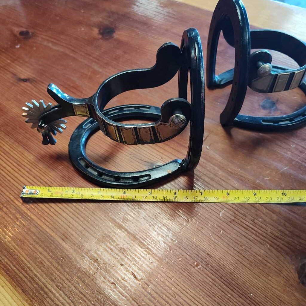 Spur book ends