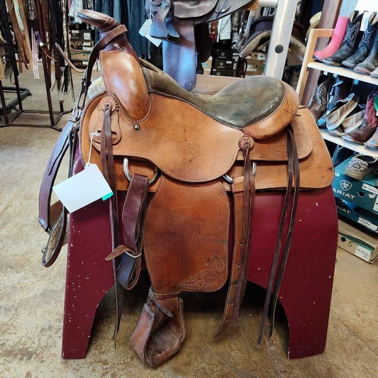 Roping saddle