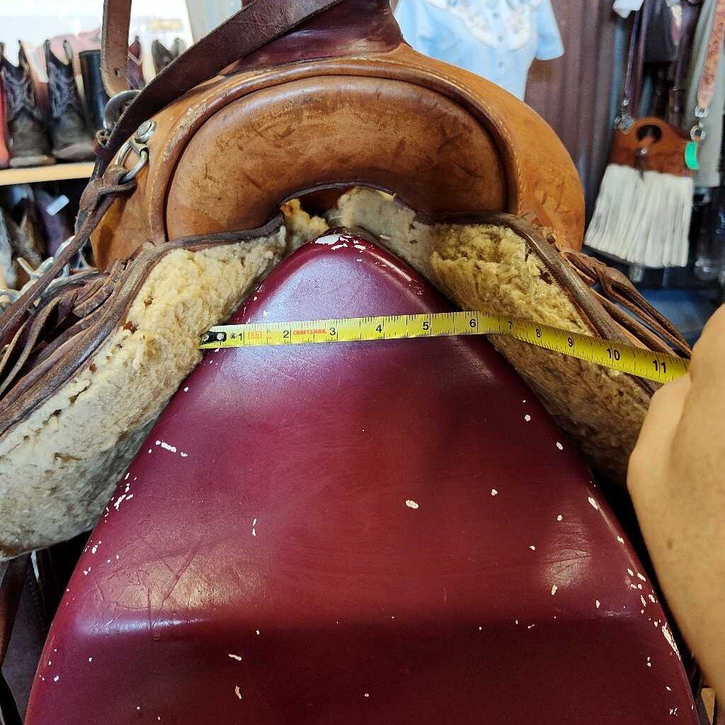 Roping saddle