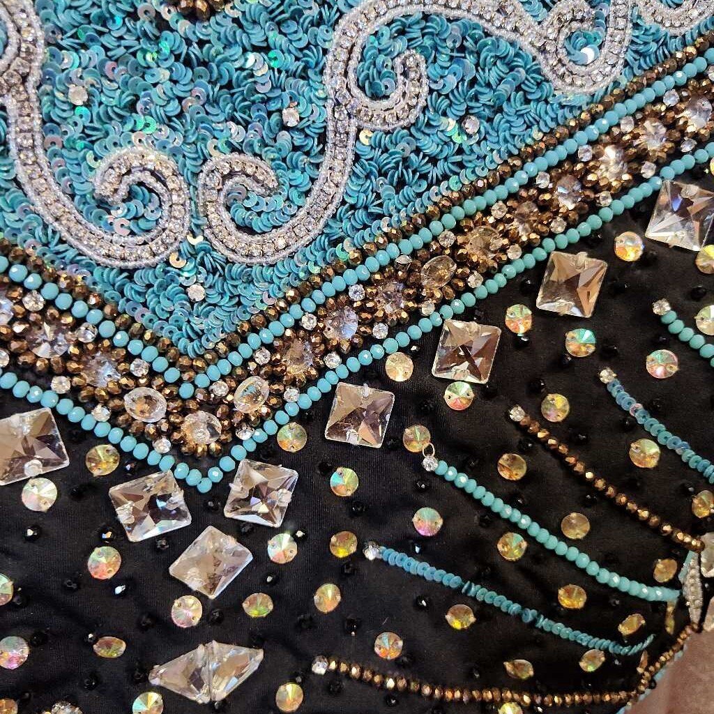 Show vest and pad cover set