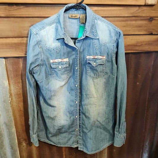 Ladies snap and long sleeve