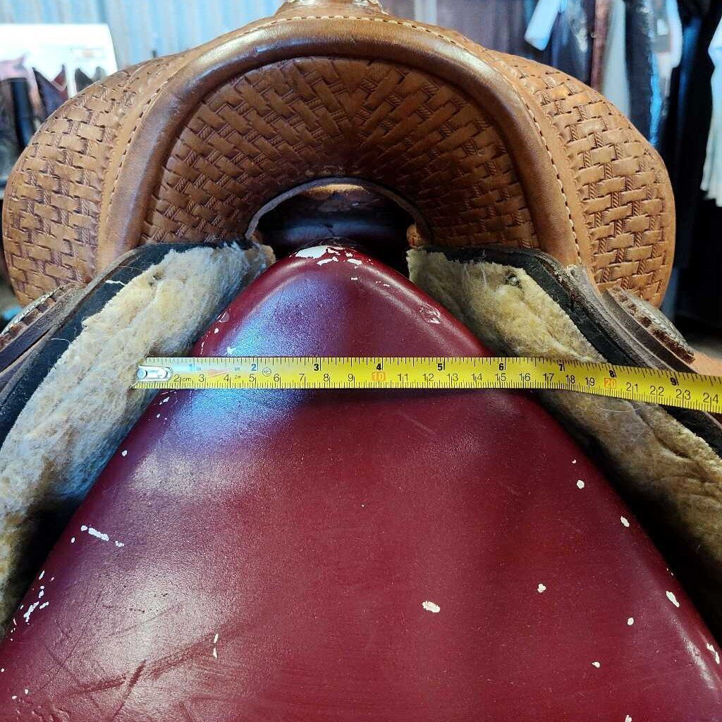 Barrel saddle
