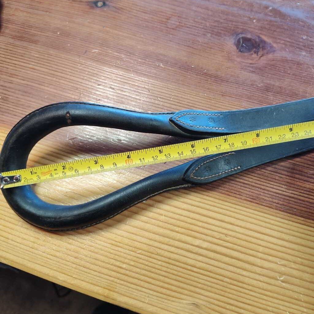 Crupper with attachments