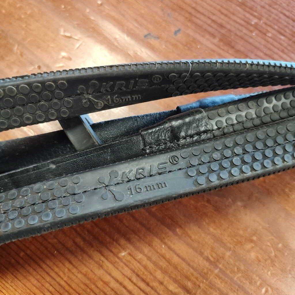 Leather and rubber grip reins