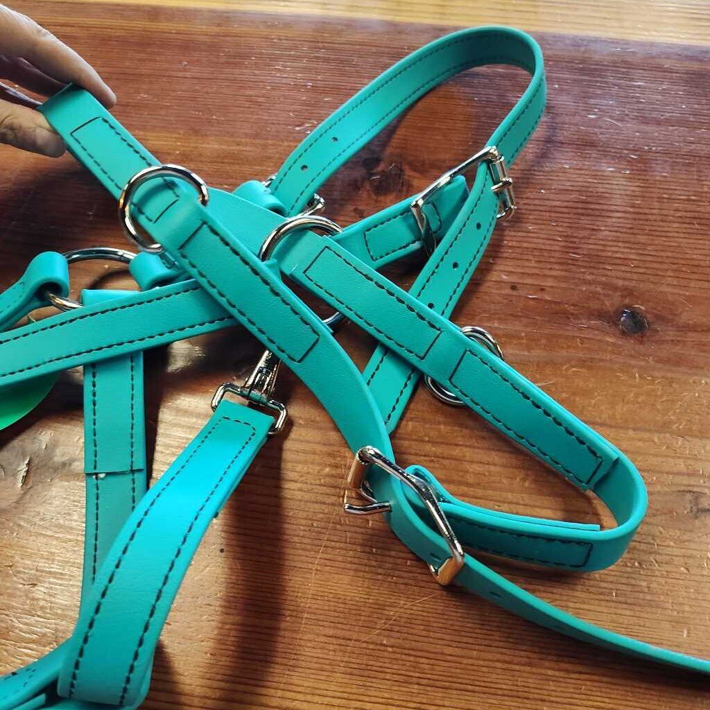 Biothane pack halter with attachment