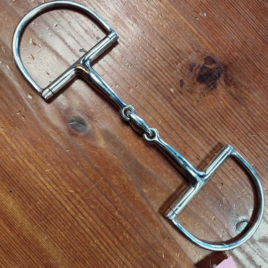 D ring with rigid effect