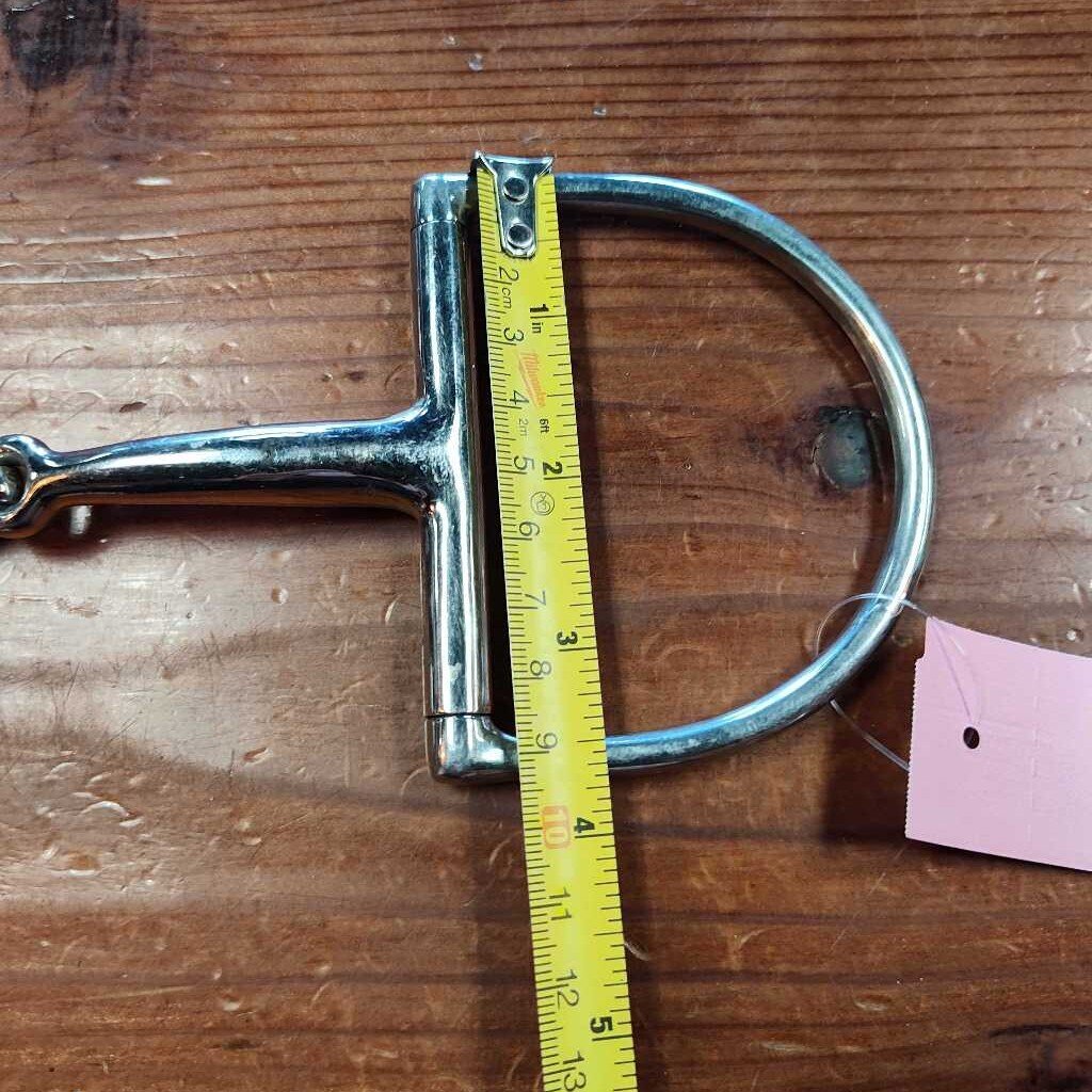 D ring with rigid effect