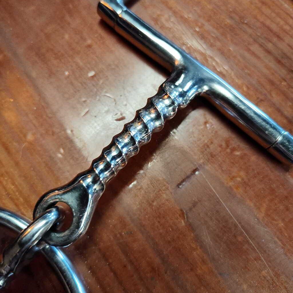 D Ring with Corkscrew mouth