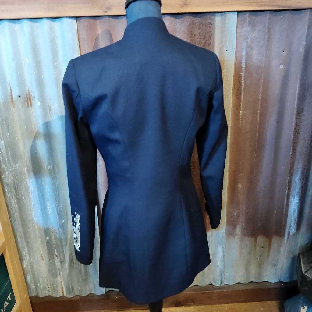 Show Jacket for in hand