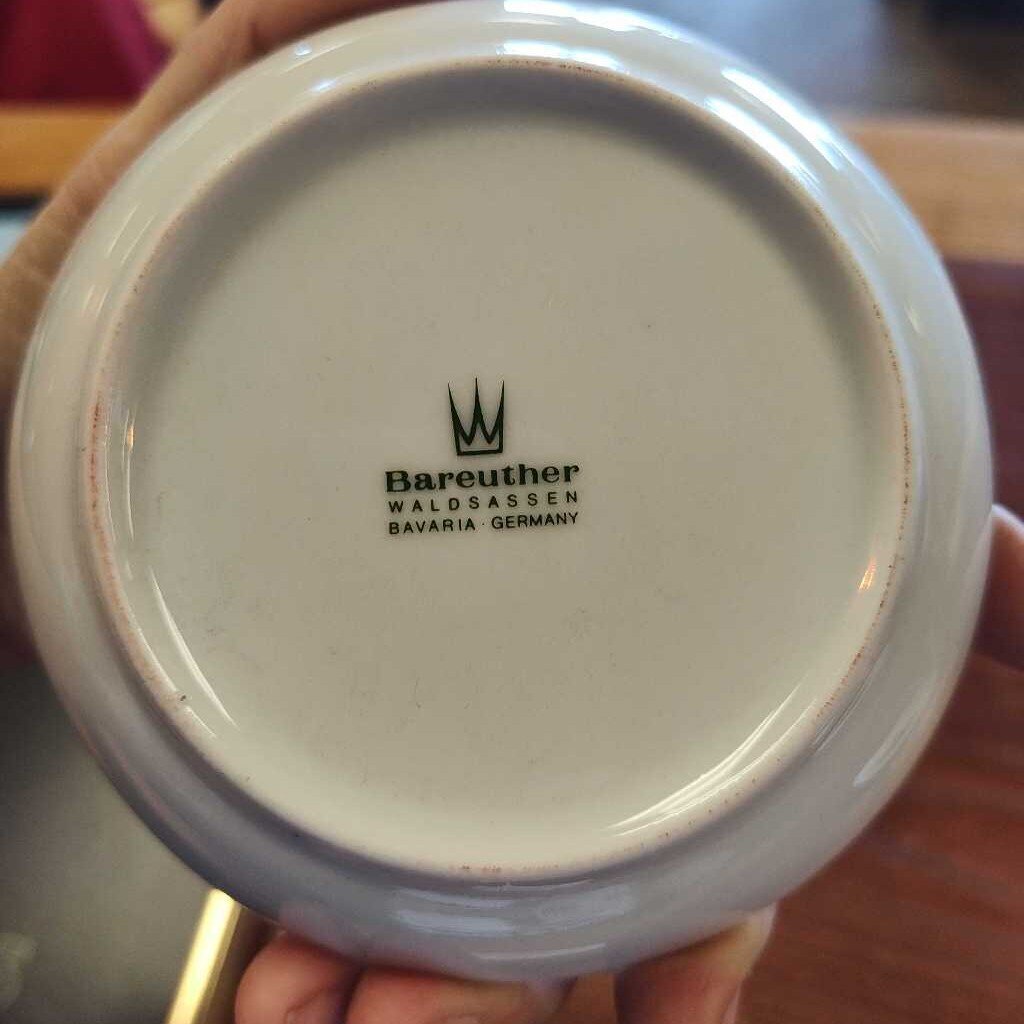 Small jewelry dishes