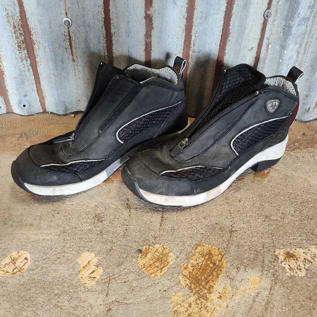 Shoe style paddock boot