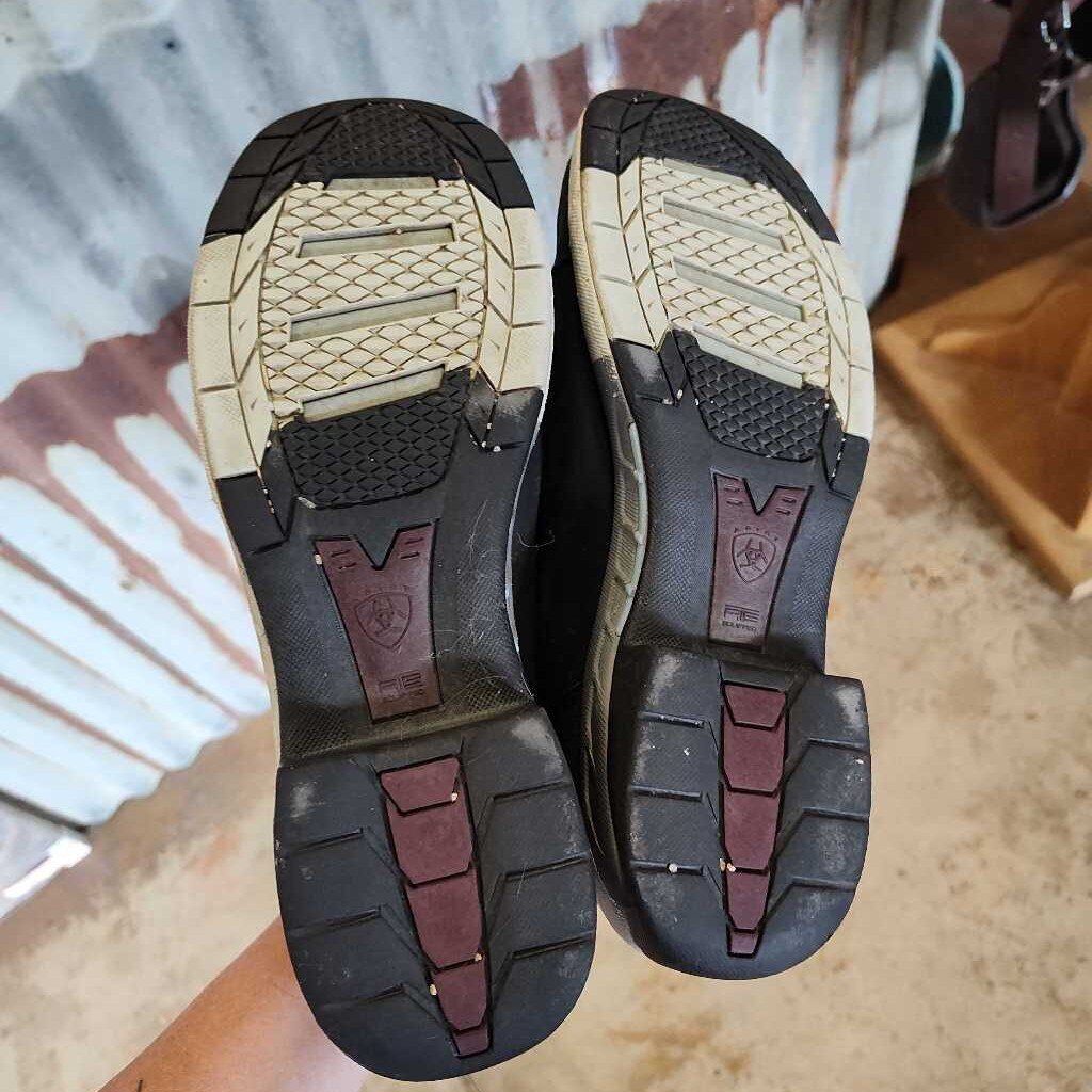 Shoe style paddock boot