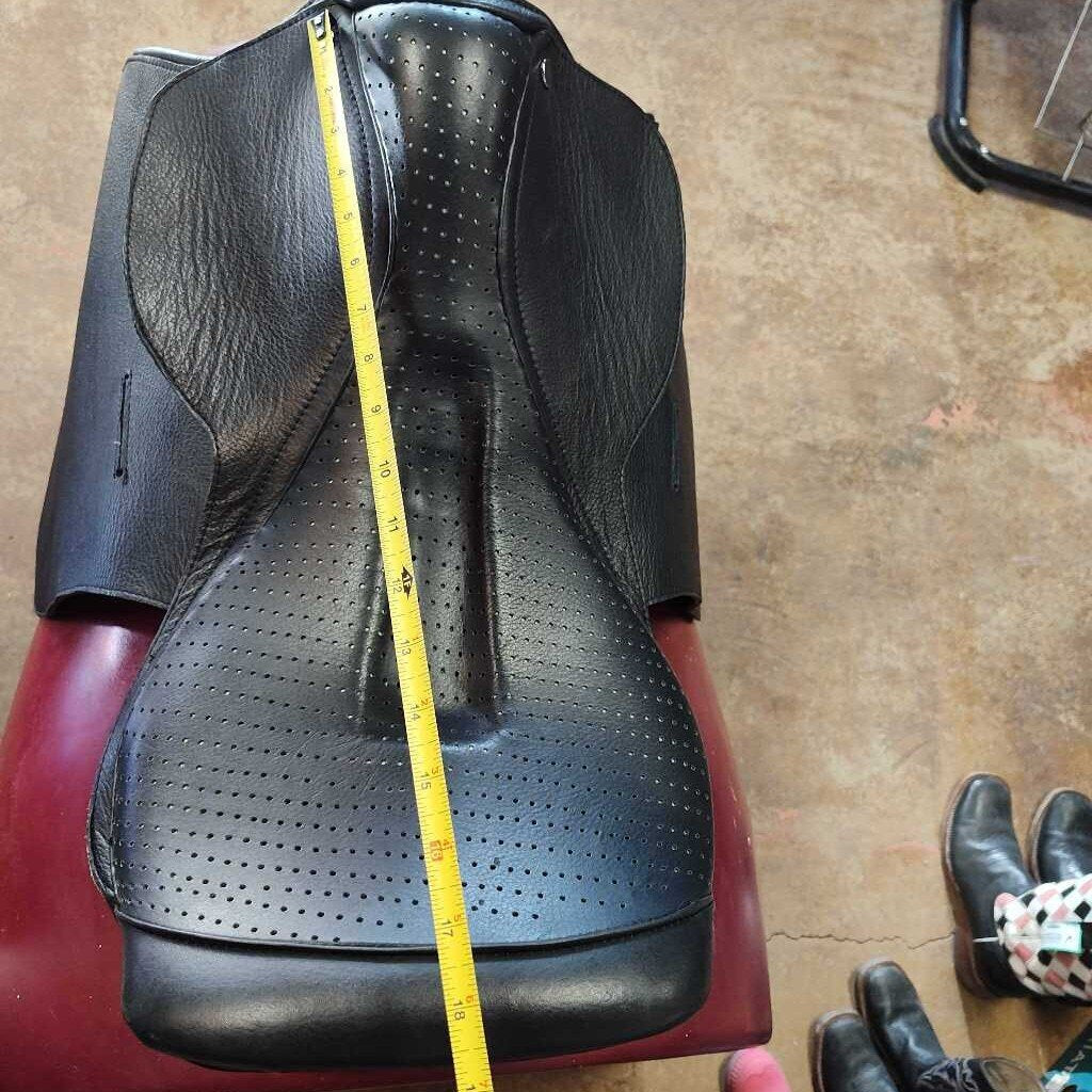 Polo/ trail saddle