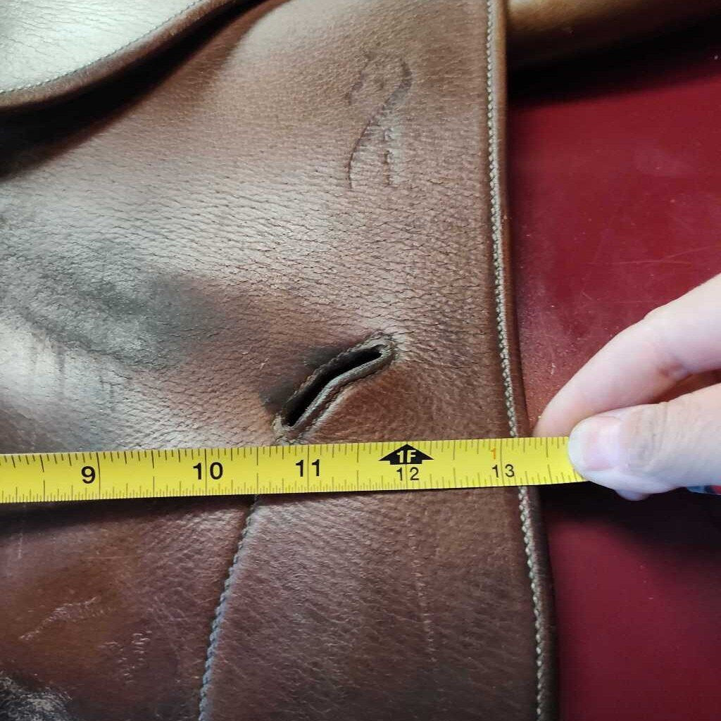 Hunter jumper saddle